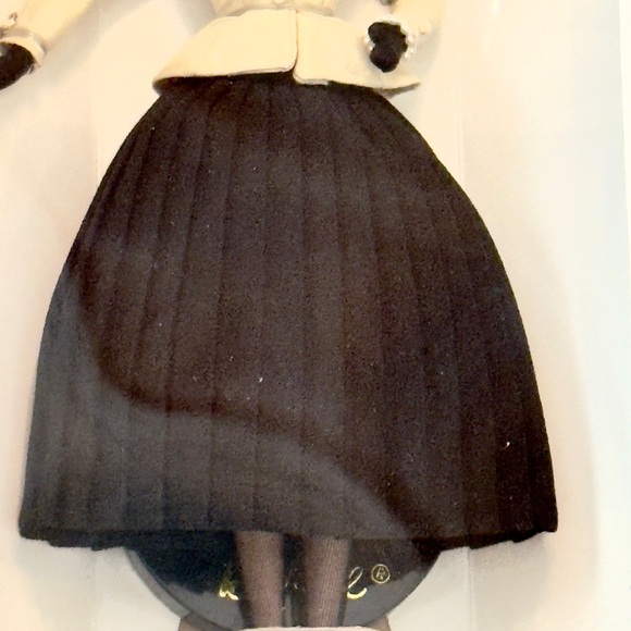 SOLD ❌ Christian Dior Barbie Collectible - Picture 5 of 10